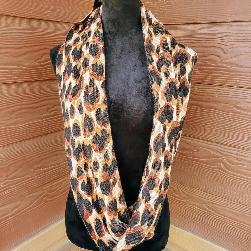 Liz Claiborne Leopard Print Infinity Scarf One Size 100% Acrylic NWOT